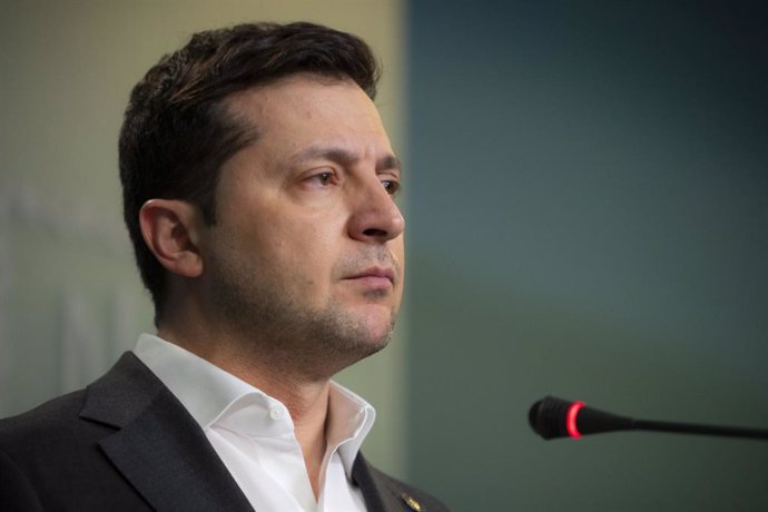 HANDOUT - 24 February 2022, Ukraine, Kiev: Ukrainian President Volodymyr Zelensky speaks during a press conference. More than 40 Ukrainian soldiers have been killed in Russian airstrikes, according to reports from the government in Kiev. Photo: -/Ukrain