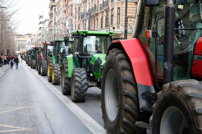 Archivo - Imagen de archivo de una manifestación convocada por organizaciones agrarias y ganaderas.