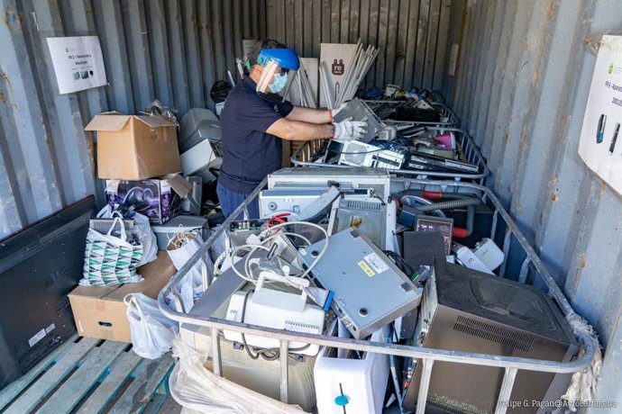 Archivo - La recogida de electrodomésticos aumenta en Cartagena más de un 15 % en dos años