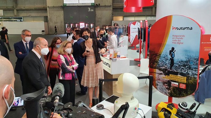 Stand de Alisys en el MWC 2021: visita de Nadia Calviño.