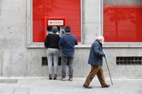 Mayores y pensionistas, "satisfechos" con la ley de consumidores vulnerables que luchará contra la exclusión financiera
