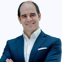 Archivo - El responsable regional de Europa y consejero delegado de Santander España, António Simes