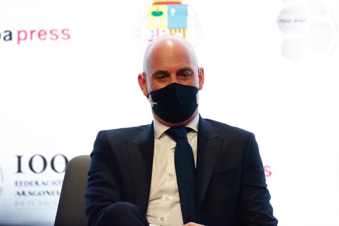 Archivo - El presidente de la RFEF, Luis Rubiales, en un Encuentro Deportivo de Europa Press, bajo el título 'Federación Aragonesa de Fútbol. Cien Años de Fútbol', que tiene como objetivo abordar los 100 años de la historia de la federación de Aragón.