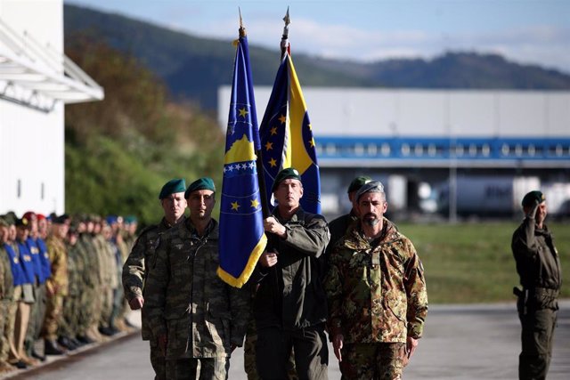 Ceremonia militar en las bases de la Fuerza de la Unión Europea en Bosnia Herzegovina (EUFOR).