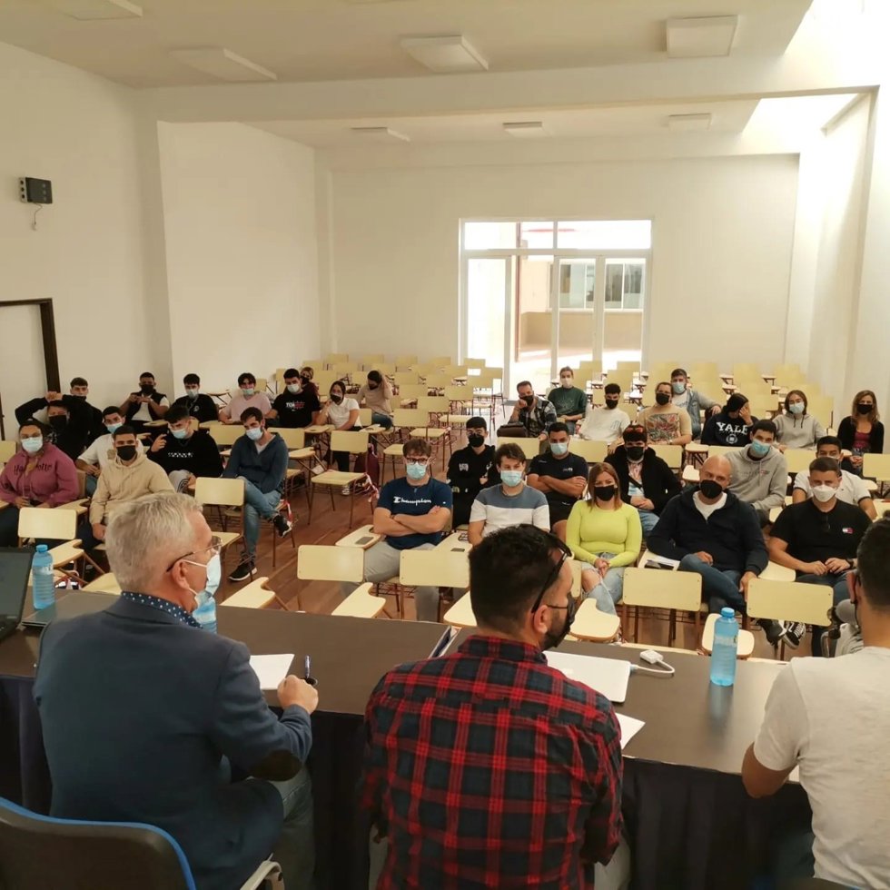 Policías, bomberos, sanitarios y estudiantes de emergencias de Lanzarote, se involucran en la prevención de ahogamientos