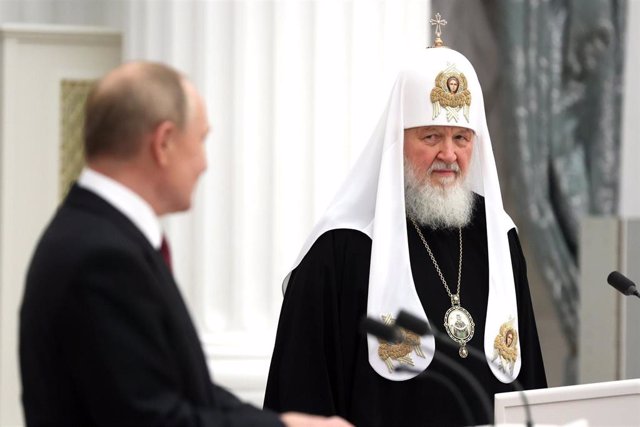 Archivo - El presidente de Rusia, Vladimir Putin y el patriarca Kirill el pasado mes de noviembre