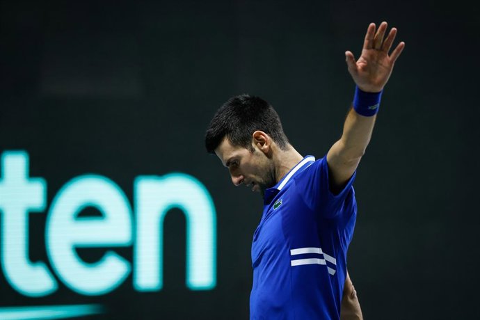 Archivo - Novak Djokovic of Serbia in action during the Davis Cup Finals 2021, Semifinal 1, tennis match played between Croatia and Serbia at Madrid Arena pabilion on December 03, 2021, in Madrid, Spain.