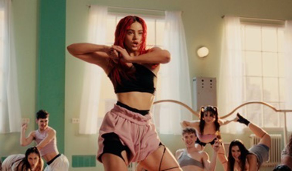 Rosalía publica 'Chicken Teriyaki', tercer avance de su álbum 'Motomami'