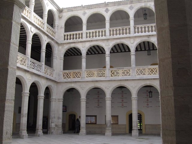 Archivo - Interior Del Palacio Santa Cruz De Valladolid