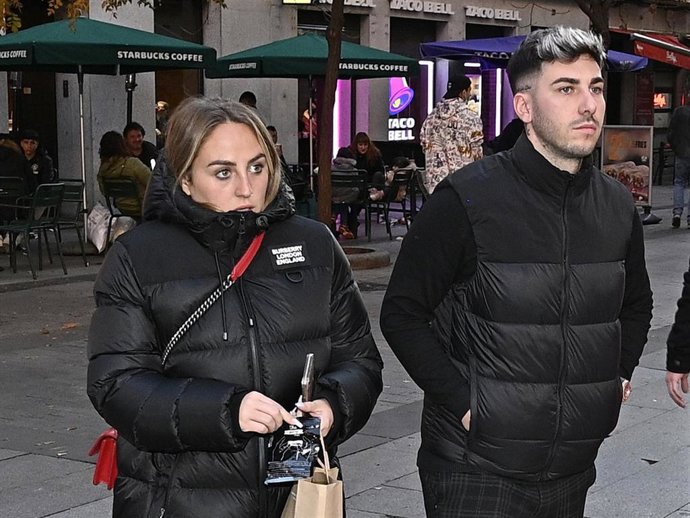 Archivo - Rocío Flores y Manuel Bedmar, de paseo por Madrid el pasado mes de noviembre