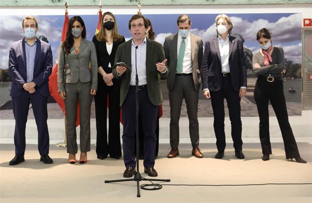 Declaración institucional en Cibeles de todos los grupos políticos contra el ataque en Ucrania