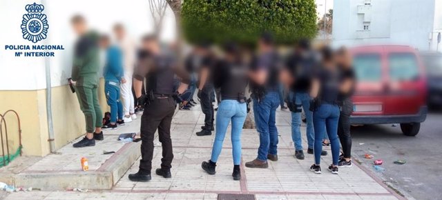 Detención de cinco personas relacionadas con el tráfico de drogas en Sanlúcar de Barrameda.