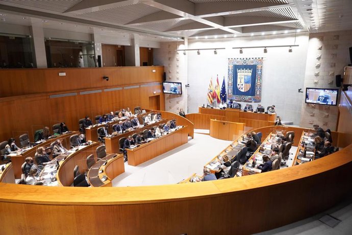 La sesión plenaria de las Cortes de Aragón continúa este viernes.