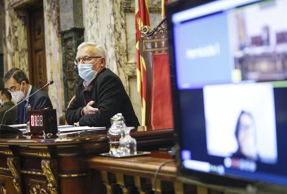El alcalde de Valncia, Joan Ribó, durante el pleno ordinario de febrero.