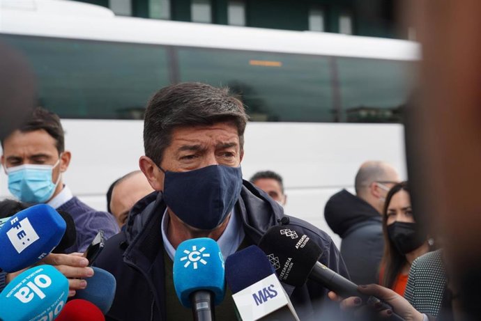 El vicepresidente de la Junta de Andalucía y consejero de Turismo, Regeneración, Justicia y Administración Local, Juan Marín, durante su presencia, junto a otros diputados autonómicos de la formación, en la manifestación de agricultores en Sevilla.