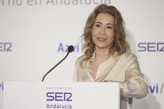 La Ministra de Transportes, Movilidad y Agenda Urbana, Raquel Sánchez, durante el ciclo Agenda del Gobierno en Andalucía de la Cadena SER en el Hotel Alfonso XIII, a 25 de febrero de 2022 en Sevilla (Andalucía, España)