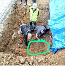 Excavación en el cementerio de Villadangos del Páramo.