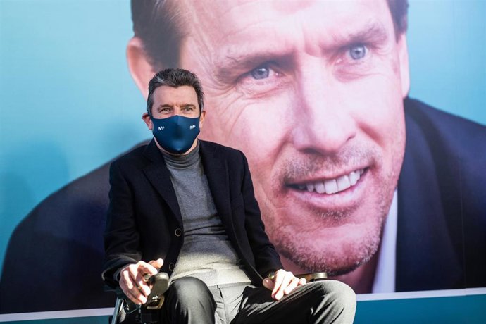 Archivo - Juan Carlos Unzue attends during the photocall of presentation of Vivir ValeEla pena, documentary of Juan Carlos Unzue at Hospital de Sant Pau, Barcelona, Spain.