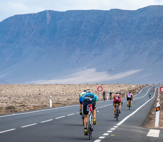 La isla de Lanzarote está lista para acoger el Club La Santa Volcano Triathlon 2022.