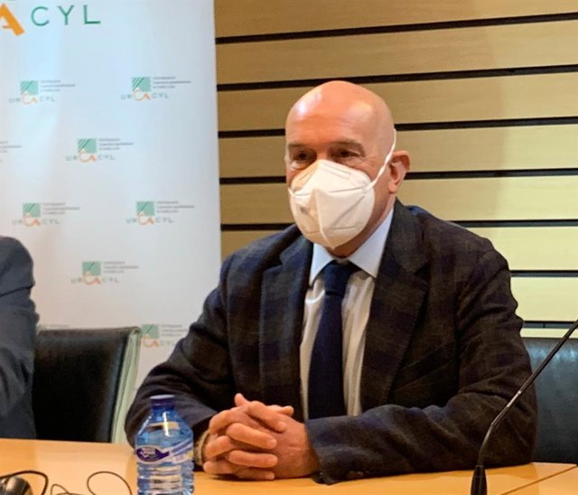 El consejero de Agricultura, Ganadería y Desarrollo Rural de Castilla y León en funciones, Jesús Julio Carnero,