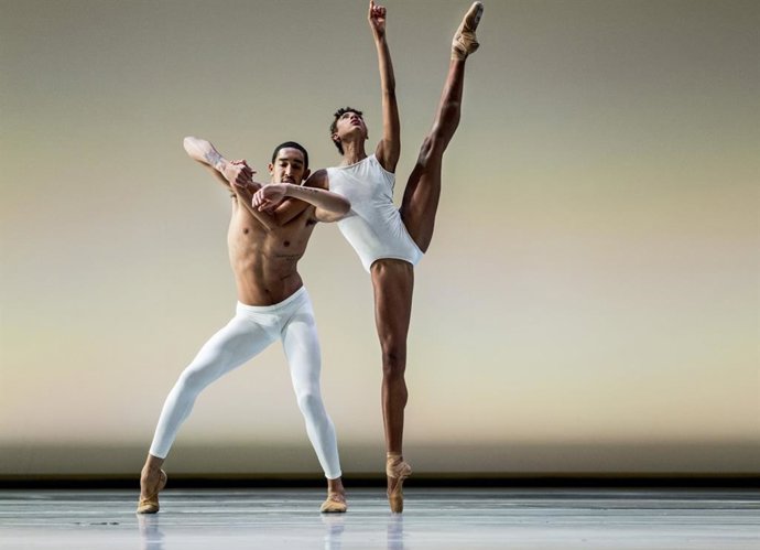 Archivo - Espectáculo de danza del bailarín Alonzo King, 'The personal element'