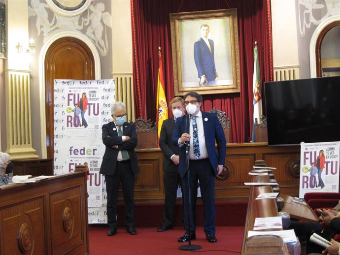 El vicepresidente segundo y consejero de Sanidad, José María Vergeles