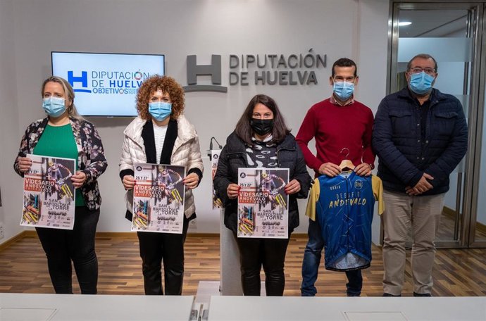 Presentación del 'VI Desafío Andévalo 2bikes' en la Diputación de Huelva.