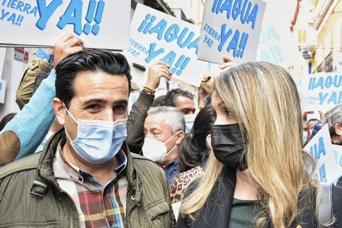 La senadora de Ciudadanos (Cs) por designación autonómica y diputada provincial, María Ponce, en la concentración por la agricultura.