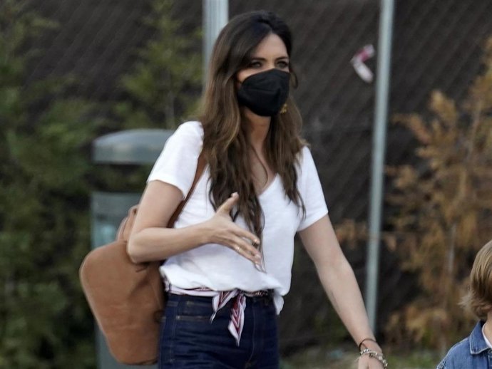 Sara Carbonero, espectacular con un outfit formado por básicos