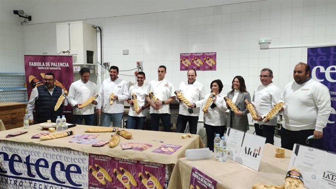 Ocho panaderos palentinos se adhieren a la marca de garantía de la fabiola de Palencia 