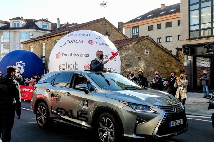 El vicepresidente de la Xunta, Alfonso Rueda en el inicio de la segunda etapa de la vuelta ciclista 'O Gran Camiño'