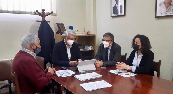 Reunión mantenida este viernes entre el consejero de Servicios Sociales y Gobernanza Pública, Pablo Rubio, y la directora general de Dependencia, Discapacidad y Mayores, Carmen Benito, y el presidente de UDP, Saturnino Álvarez.