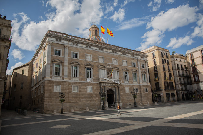 Fachada del Palau de la Generalitat mientras la ciudad continúa en la fase cero de la desescalada en la novena semana del estado de alarma decretado por el Gobierno por la pandemia del Covid-19, en Barcelona/Cataluña (España) a 12 de mayo de 2020.