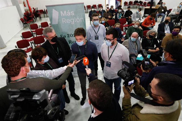 El diputado nacional de Más Región, Iñigo Errejón, ha inaugurado I Escuela de militancia del partido en Murcia