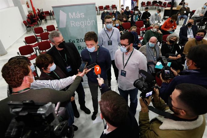 El diputado nacional de Más Región, Iñigo Errejón, ha inaugurado I Escuela de militancia del partido en Murcia