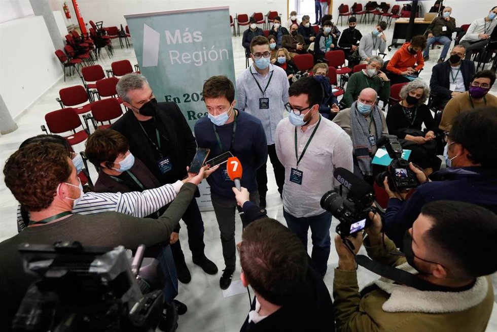 El diputado nacional de Más Región, Iñigo Errejón, ha inaugurado I Escuela de militancia del partido en Murcia