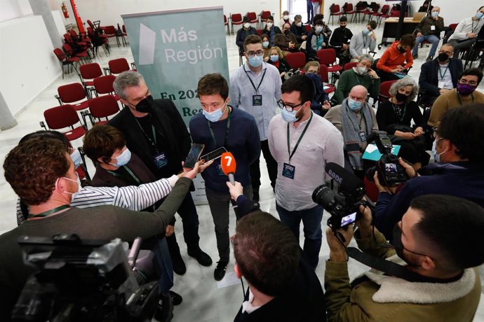 El diputado nacional de Más Región, Iñigo Errejón, ha inaugurado I Escuela de militancia del partido en Murcia