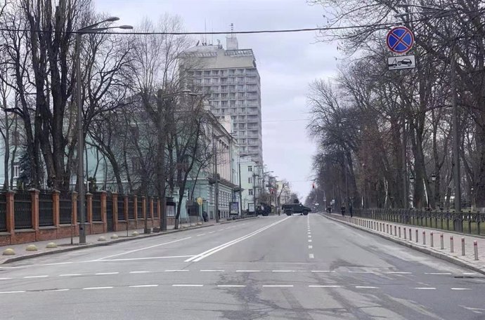Un carrer desert a Kíev