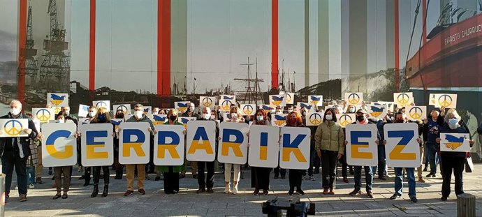 Concentración del PNV contra la guerra en Ucrania con la invasión rusa