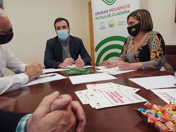 Garzón reivindica en Alcalá de Guadaíra el papel de las administraciones frente a las casas de apuestas