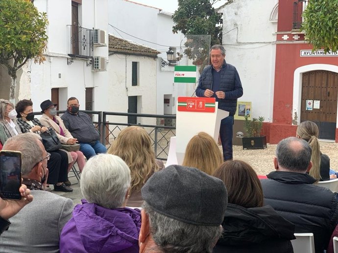 Espadas en Almadén de la Plata