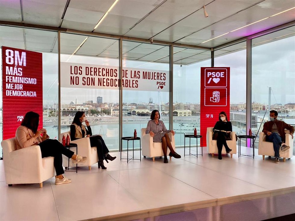Acto '8M. Más Feminismo. Mejor democracia" celebrado en Valncia