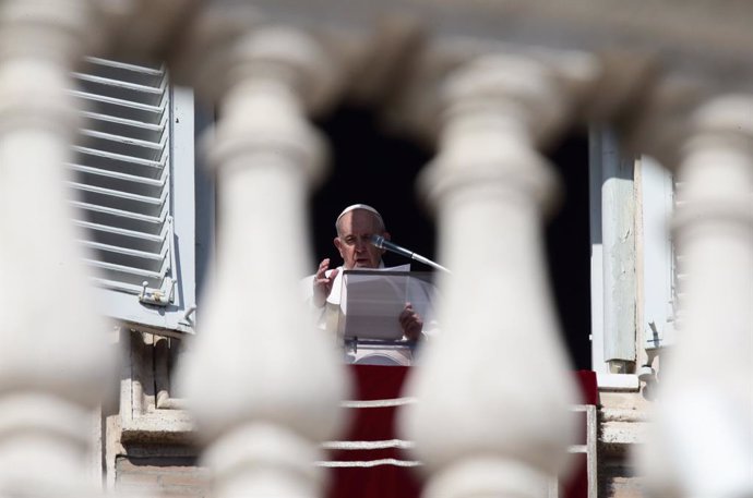 06 February 2022, Vatican, Vatican City: Pope Francis delivers the Sunday Angelus prayer from the window of the Apostolic Palace overlooking St. Peter's Square in Vatican City. Photo: Evandro Inetti/ZUMA Press Wire/dpa