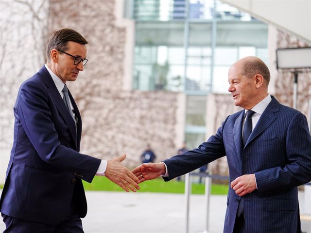 Olaf Scholz recibe en Berlín al primer ministro de Polonia, Mateusz Morawiecki