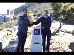 El conseller Torrent i el vicepte primer i conseller de Presidncia, Justícia i Turisme de la Xunta de Galícia, Alfonso Roda Valenzuela, en la inauguració del punt