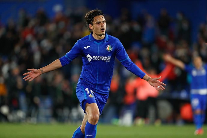 Enes Ünal