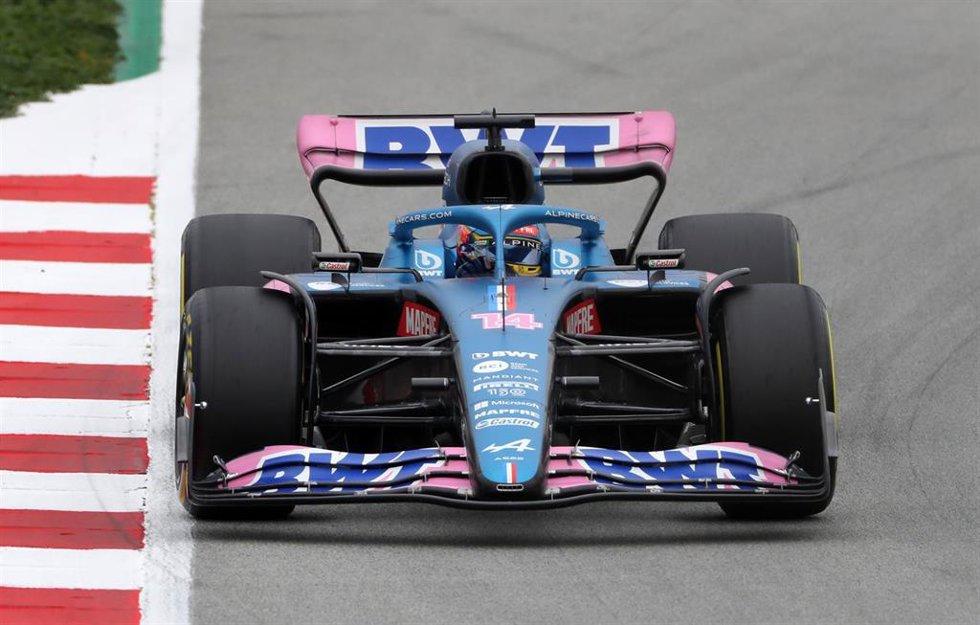 El piloto español Fernando Alonso en los test de pretemporada de F1