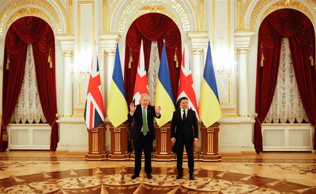 Boris Johnson y Boris Zelenski en Kiev 