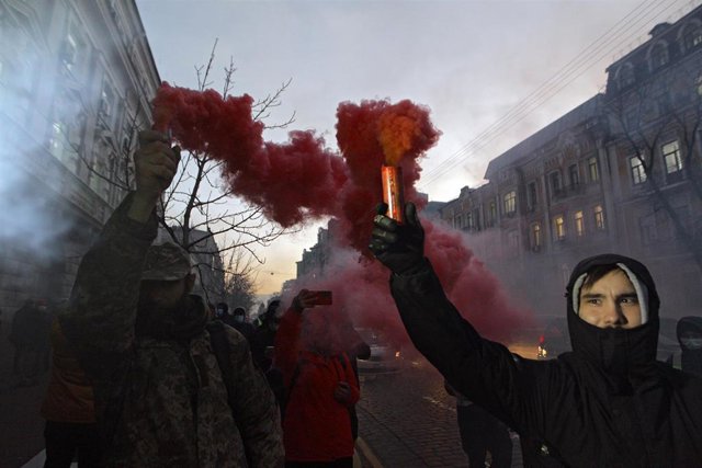 Archivo - Imagen de archivo de protestas en Kiev