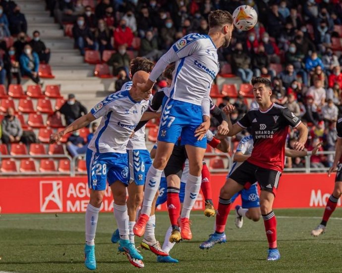 El Tenerife cae en su visita a Anduva por 2-1